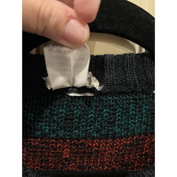 Vintage Saks Fifth Ave Christmas Sweater Reindeer Red Green Womens Large READ - Picture 4 of 8